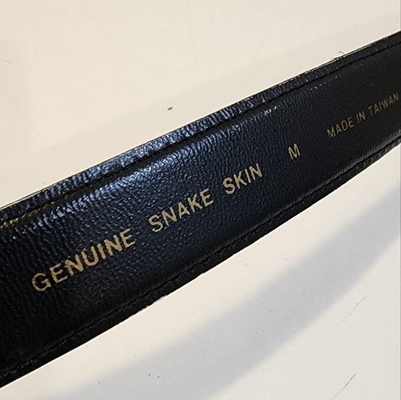 Women's Cream Genuine Sneak Leather Gold Tone Bucklet size M - Picture 3 of 11